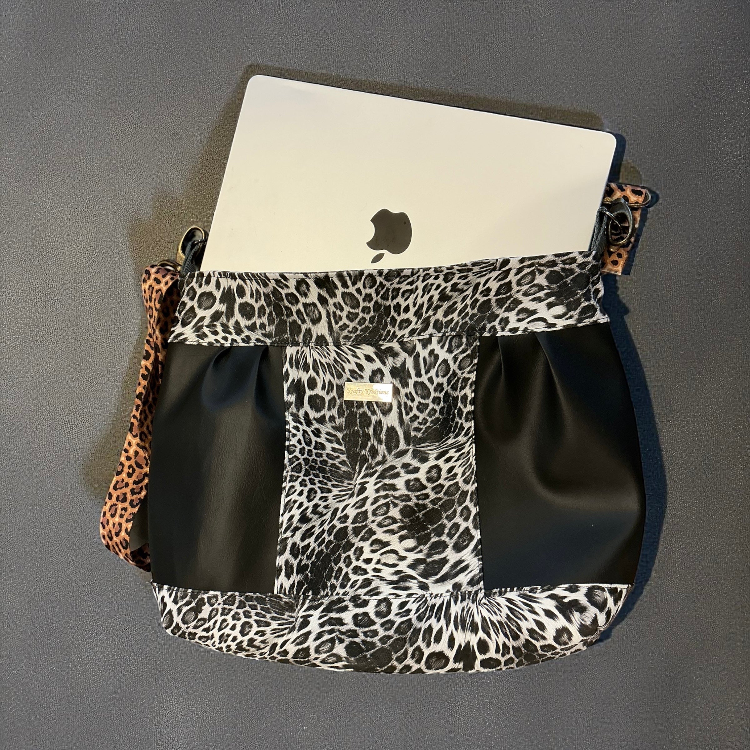 Zinnia Messanger Bag